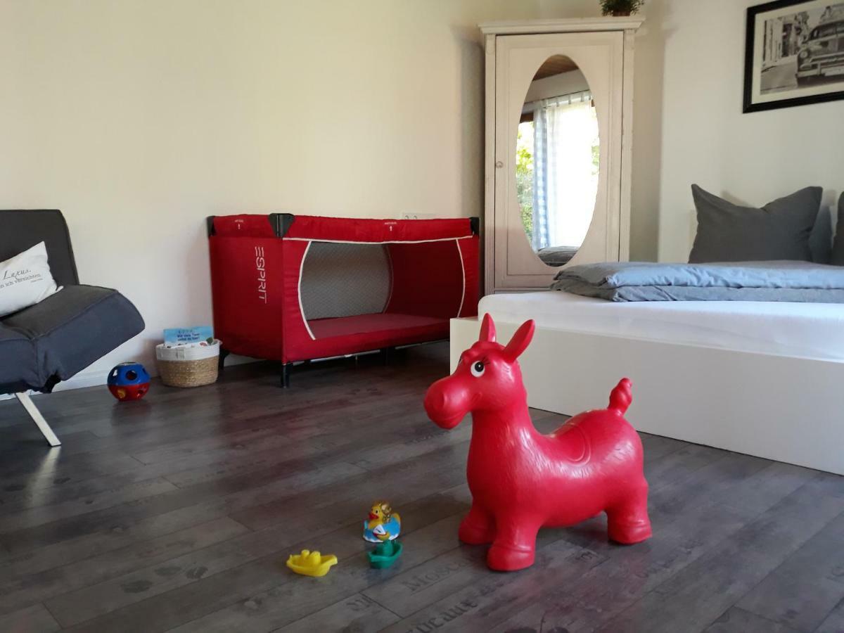 Schoene Einzimmer Wohnung Zwischen Bodensee Und Allgaeu Neukirch  ภายนอก รูปภาพ